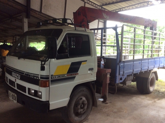 ขาย ISUZU 6ล้อติดเครน ห้างแท้ กะบะ4.3ม. ยาว5ม. เครน3ตัน พวงมาลัยพาว์เวอร์ ยางดี ครัทซีสวย ขาย 600,000 บาท
