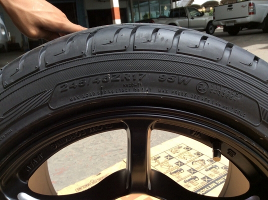 ขายล้อแม็กใหม่+ยางใหม่ยางปีใหม่ๆ ขอบ17ใส่รถกระบะ5รูและ6รู