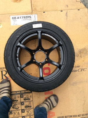 ขายล้อแม็กใหม่+ยางใหม่ยางปีใหม่ๆ ขอบ17ใส่รถกระบะ5รูและ6รู