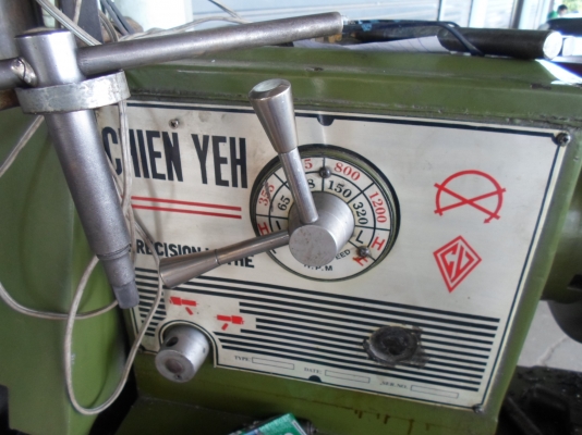 แท่นกลึง 6 ฟุต เชนเย่ 3 เพลา เกียร์บล็อก พร้อมใช้งาน ด่วน !!!!  85,000