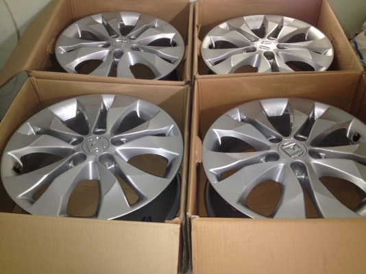 ขายล้อแม็กเดิม Honda Accord CRV ขอบ 17 5 รู 114 กระบะ เก๋งก็ใส่ได้้นะครับ สนใจสอบถามได้