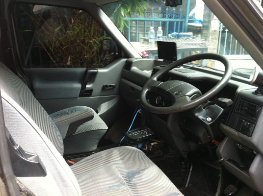 ขายโฟร์คตู้T4 สภาพโอเค ทะเบียนเต็ม พร้อมโอน แก๊ซ ออโต้