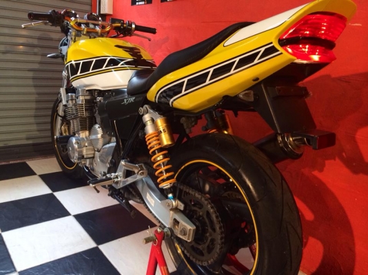 T&amp;T BIKE RAMA2ขายYAMAHA XJR400 ปี2000 โฉมนกแก้วเเท้เอกสาร อินวอย สรรพสามิตแท้ ของแต่งแน่นราคาเพียง 67500 ฿