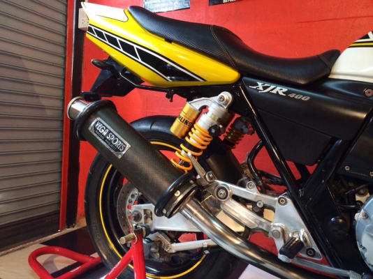 T&amp;T BIKE RAMA2ขายYAMAHA XJR400 ปี2000 โฉมนกแก้วเเท้เอกสาร อินวอย สรรพสามิตแท้ ของแต่งแน่นราคาเพียง 67500 ฿
