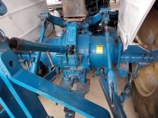 ขายรถไถฟอร์ด77เครื่อง3สูบเสื้อลายลดเหลือ250000สภาพพร้อมใช้งาน ขายรถไถฟอร์ด77เครื่อง3สูบเสื้อลายลดเหลือ250000สภาพพร้อมใช้งาน