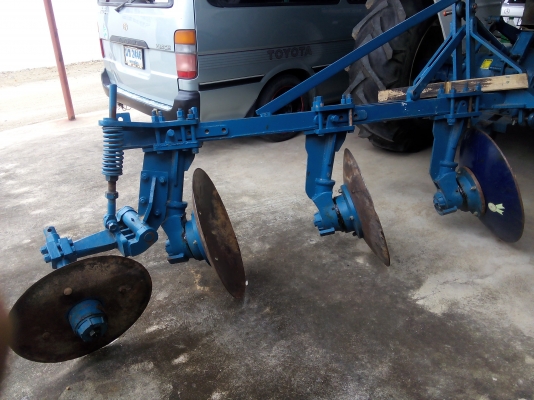 ขายรถไถฟอร์ด77เครื่อง3สูบเสื้อลายลดเหลือ250000สภาพพร้อมใช้งาน ขายรถไถฟอร์ด77เครื่อง3สูบเสื้อลายลดเหลือ250000สภาพพร้อมใช้งาน