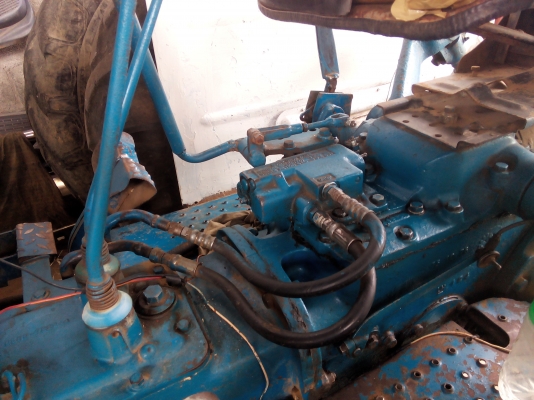 ขายรถไถฟอร์ด77เครื่อง3สูบเสื้อลายลดเหลือ250000สภาพพร้อมใช้งาน ขายรถไถฟอร์ด77เครื่อง3สูบเสื้อลายลดเหลือ250000สภาพพร้อมใช้งาน