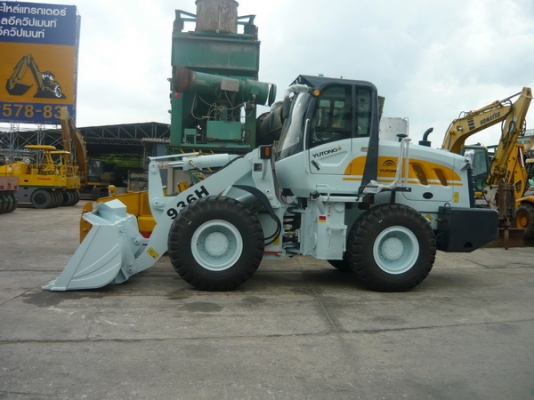 รถตักใหม่จีน ยี่ห้อ Yutong เครื่องยนตร์ Cummins 6 สูบ รับประกัน 1 ปี