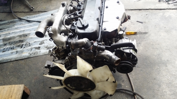 ขาย เครื่องยนต์ TD27 สภาพสวยคับ  เป็นเครื่องยกลงคับ