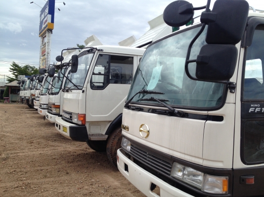 มีรถบรรทุกสภาพสวยหลายคันให้เลือกครับ มีทั้งดั้มพ์ดิน ดั้มพืเกษตร คตอกสูง หลายราคาหลายรุ่นให้เลือกครับ มีไฟแนนซ์รองรับ ทุกคัน รับประกัน เครื่อง เกียร์ แอร์ เฟืองท้าย ระบบไฟ 30 วัน ครับ สนใจติดต่อ