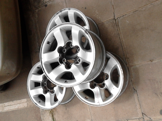 แม็ก ขอบ 15. Tel.081-427-3941