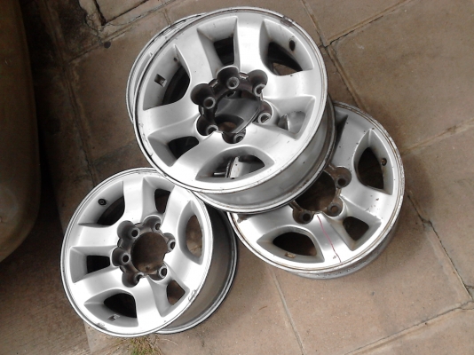 แม็ก ขอบ 15. Tel.081-427-3941