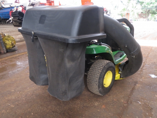 กล่องใส่หญ้า สำหรับรถJohn Deere ขนาด46-48นิ้ว สำหรับ L120
