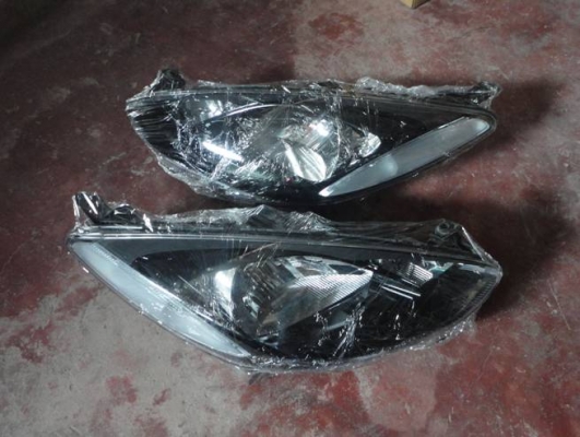 ขายไฟหน้ามาสด้า 2 MASDA2  ปี 2010มีซ้าย-ขวา สภาพสวย