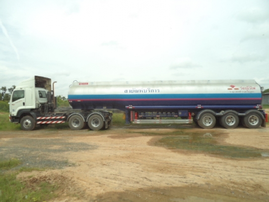 หัวลากอีซูซุGXZ360พร้อมหางบรรทุกน้ำมัน40000ลิตรโหลดล่าง ลดราคาขายดาวน์เหลือ 1.4 ล้านครับ