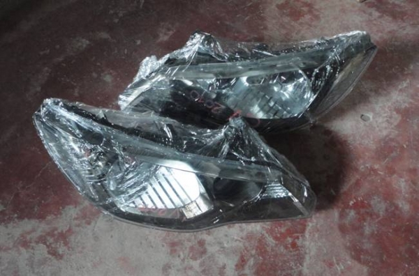ขายไฟหน้ารถเก๋ง HONDA CIVIC 2010