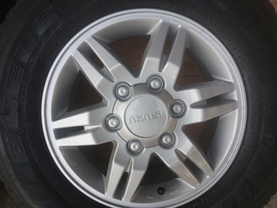ขายล้อแม็กISUZU Hi-Lander 16 พร้อมยาง245/70/16 4 ล้อ