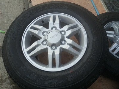 ขายล้อแม็กISUZU Hi-Lander 16 พร้อมยาง245/70/16 4 ล้อ