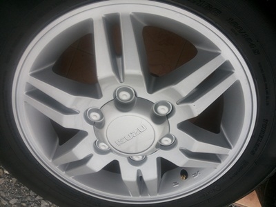 ขายล้อแม็กISUZU Hi-Lander 16 พร้อมยางปี13 4 ล้อ
