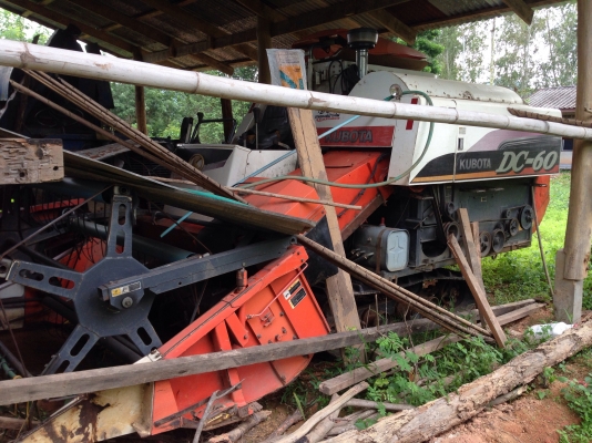 ขายรถเกี่ยวคูโบต้าDc60 พลัส ขายรถเกี่ยวคูโบต้าDc60 พลัส