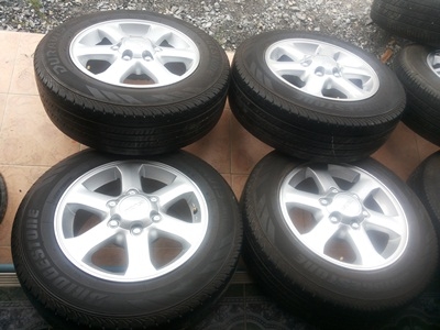 ขายล้อแม็กISUZU GOLD series 16 พร้อมยางปี13 4 ล้อ