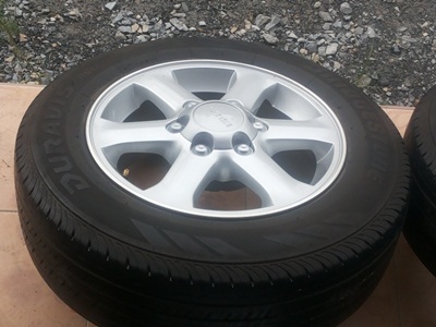 ขายล้อแม็กISUZU GOLD series 16 พร้อมยางปี13 4 ล้อ