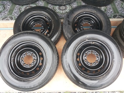 ขายล้อกะทะ15 6รู พร้อมยาง195R15 4ล้อ