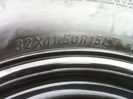 ขายล้อหยดน้ำแท้ พร้อมยาง mud 32 ขายล้อหยดน้ำแท้ พร้อมยาง mud 32