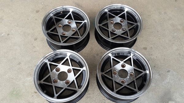 ขอบ 13 Retro 4รู114 ออฟสวยๆ ไม่คดไม่ดุ้ง สภาพดี สีสวย