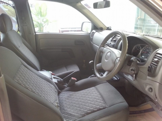 กระบะ ดีแมกซ์ แคป ปี 03 เครื่อง 2500turbo ตัวถังติดเดิม แต่สีมีริ้วรอย