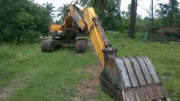 **395,000 บ.ต่อรอง**ขายแบคโฮราคาเบาๆ KOBELCO MARK2 SK907D (200 มาร์คทู) คอนโทรลสั้น เครื่องเดิม MITSUBISHI 6D31-135HP 6สูบ ปั้มNV111 เครื่องดีแรงดี แน่น ปั้มดีแรง ทำงานดีไม่โหลด บูมอาร์มสวย ไม่ปะไม่ดามไม่ร้าว เอวแน่น ไม่แตกไม่ร้าว บูท/สลักแน่นดี ช่วงล่าง7