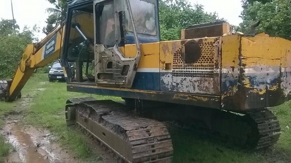 **395,000 บ.ต่อรอง**ขายแบคโฮราคาเบาๆ KOBELCO MARK2 SK907D (200 มาร์คทู) คอนโทรลสั้น เครื่องเดิม MITSUBISHI 6D31-135HP 6สูบ ปั้มNV111 เครื่องดีแรงดี แน่น ปั้มดีแรง ทำงานดีไม่โหลด บูมอาร์มสวย ไม่ปะไม่ดามไม่ร้าว เอวแน่น ไม่แตกไม่ร้าว บูท/สลักแน่นดี ช่วงล่าง7