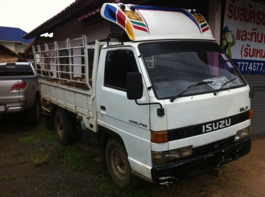 สี่ล้อ สภาพพร้อมใช้ ทะเบียนพร้อม