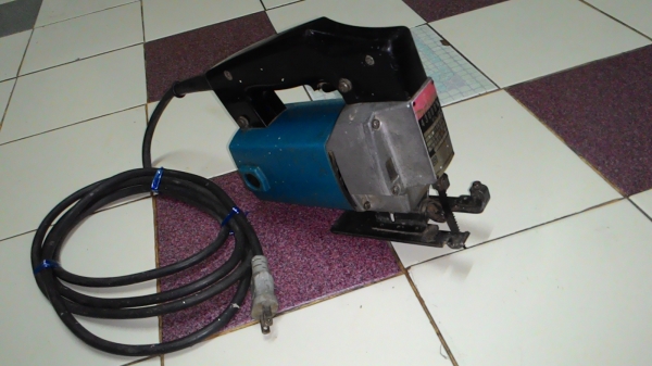 ขายเลื่อยจิ๊กซอตัดไม้ยี่ห้อMakitaรุ่น4300BAรุ่นยอดนิยมแข็งแรงทนทานมากสภาพสวยครับเดิมๆพร้อมใช้งาน