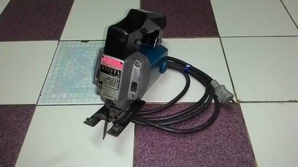 ขายเลื่อยจิ๊กซอตัดไม้ยี่ห้อMakitaรุ่น4300BAรุ่นยอดนิยมแข็งแรงทนทานมากสภาพสวยครับเดิมๆพร้อมใช้งาน