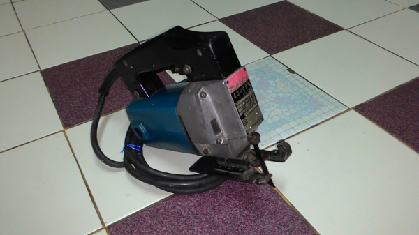 ขายเลื่อยจิ๊กซอตัดไม้ยี่ห้อMakitaรุ่น4300BAรุ่นยอดนิยมแข็งแรงทนทานมากสภาพสวยครับเดิมๆพร้อมใช้งาน