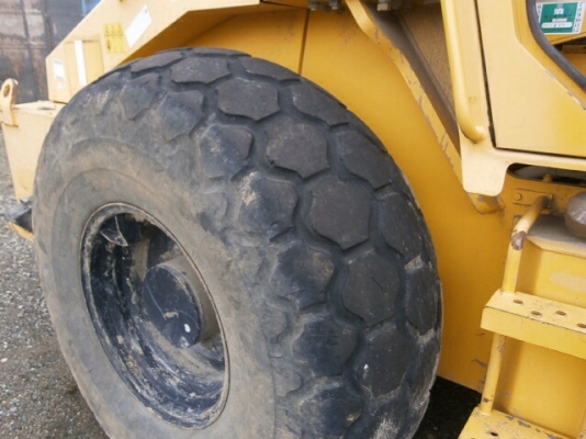 รถบดสั่นสะเทือนญี่ปุ่น 10ตัน SAKAI SV512D 2006y 5,096h ดั้มหนาๆ 2เพลา ปีสูง สต๊อคญี่ปุ่น ผู้ซื้อต้องนำเข้าเอง โอนเงินทั้งหมด