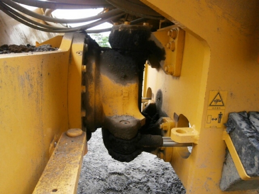 รถบดสั่นสะเทือนญี่ปุ่น 10ตัน SAKAI SV512D 2006y 5,096h ดั้มหนาๆ 2เพลา ปีสูง สต๊อคญี่ปุ่น ผู้ซื้อต้องนำเข้าเอง โอนเงินทั้งหมด