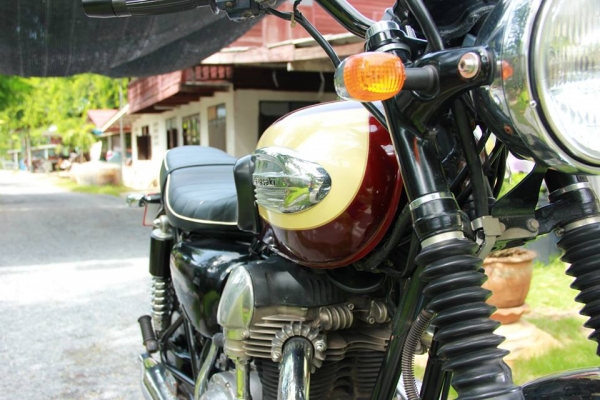 ขาย หรือ แลก Kawasaki W650 ทะเบียนพร้อมโอน