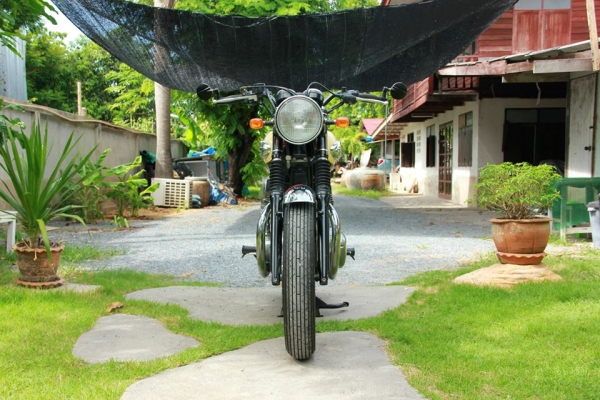 ขาย หรือ แลก Kawasaki W650 ทะเบียนพร้อมโอน