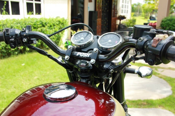 ขาย หรือ แลก Kawasaki W650 ทะเบียนพร้อมโอน