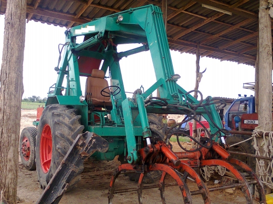 รถคีบอ้อย  ฟอร์ด คีบหลังเกียร์ธรรมดา ราคาถูกๆๆๆ