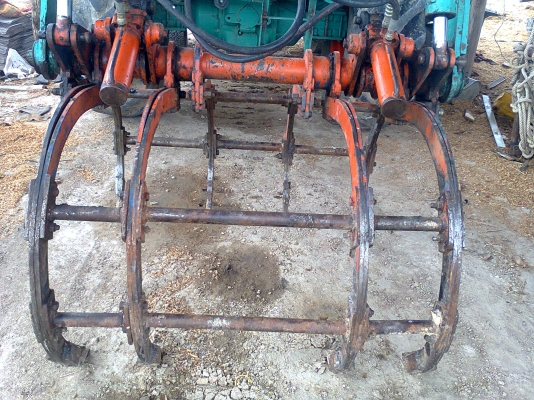 รถคีบอ้อย  ฟอร์ด คีบหลังเกียร์ธรรมดา ราคาถูกๆๆๆ