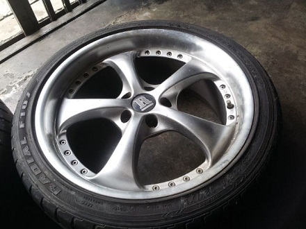 ขายยางขอบ18นิ้วสวยๆครับมี3วงแถมแม็ก 5000บาท