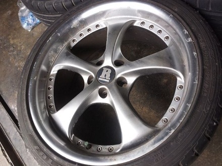 ขายยางขอบ18นิ้วสวยๆครับมี3วงแถมแม็ก 5000บาท