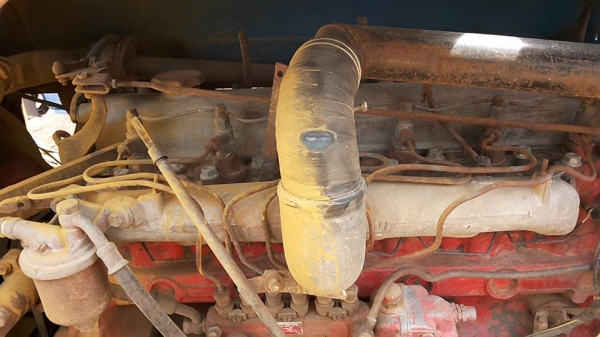 **155,000 บ.ต่อรอง**ขายรถไถเพลาเดียว FORD 5000 รุ่นรวงข้าว วางเครื่องHINO EC100-145แรง 6สูบ เครื่องแรงๆ แห้งๆ ไม่เยิ้ม ปั้มดีแรง เกียร์เดิม เข้าง่ายไม่หลุด ระบบไฮฯ ใช้งานได้ปกติ บิ้วใหม่ เช็คใหม่ สีสันดี บอดี้สวย ยางดี4เส้น อุุปกรณ์ พร้อมทำงาน 2ชิ้น สภาพด