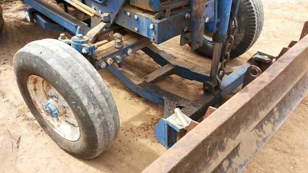 **155,000 บ.ต่อรอง**ขายรถไถเพลาเดียว FORD 5000 รุ่นรวงข้าว วางเครื่องHINO EC100-145แรง 6สูบ เครื่องแรงๆ แห้งๆ ไม่เยิ้ม ปั้มดีแรง เกียร์เดิม เข้าง่ายไม่หลุด ระบบไฮฯ ใช้งานได้ปกติ บิ้วใหม่ เช็คใหม่ สีสันดี บอดี้สวย ยางดี4เส้น อุุปกรณ์ พร้อมทำงาน 2ชิ้น สภาพด