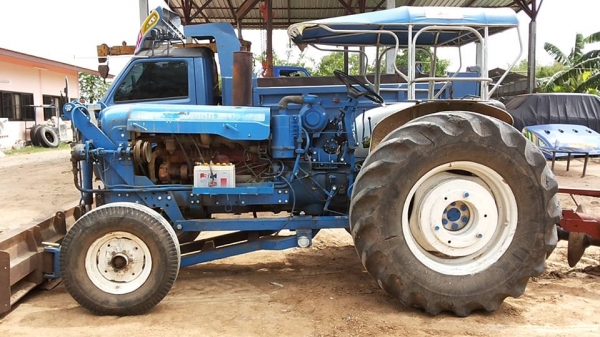**155,000 บ.ต่อรอง**ขายรถไถเพลาเดียว FORD 5000 รุ่นรวงข้าว วางเครื่องHINO EC100-145แรง 6สูบ เครื่องแรงๆ แห้งๆ ไม่เยิ้ม ปั้มดีแรง เกียร์เดิม เข้าง่ายไม่หลุด ระบบไฮฯ ใช้งานได้ปกติ บิ้วใหม่ เช็คใหม่ สีสันดี บอดี้สวย ยางดี4เส้น อุุปกรณ์ พร้อมทำงาน 2ชิ้น สภาพด