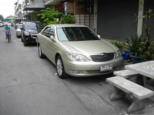 ขาย CAMRY 2.4Q สีทอง ตัวท๊อป ปี02 ติดแก๊สLPGหัวฉีดถังโดนัท วิ่งแสนสาม ประกันเพิ่งต่อ ราคา 329000 บาท