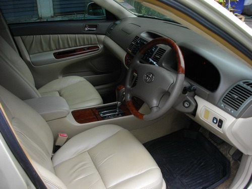 ขาย CAMRY 2.4Q สีทอง ตัวท๊อป ปี02 ติดแก๊สLPGหัวฉีดถังโดนัท วิ่งแสนสาม ประกันเพิ่งต่อ ราคา 329000 บาท